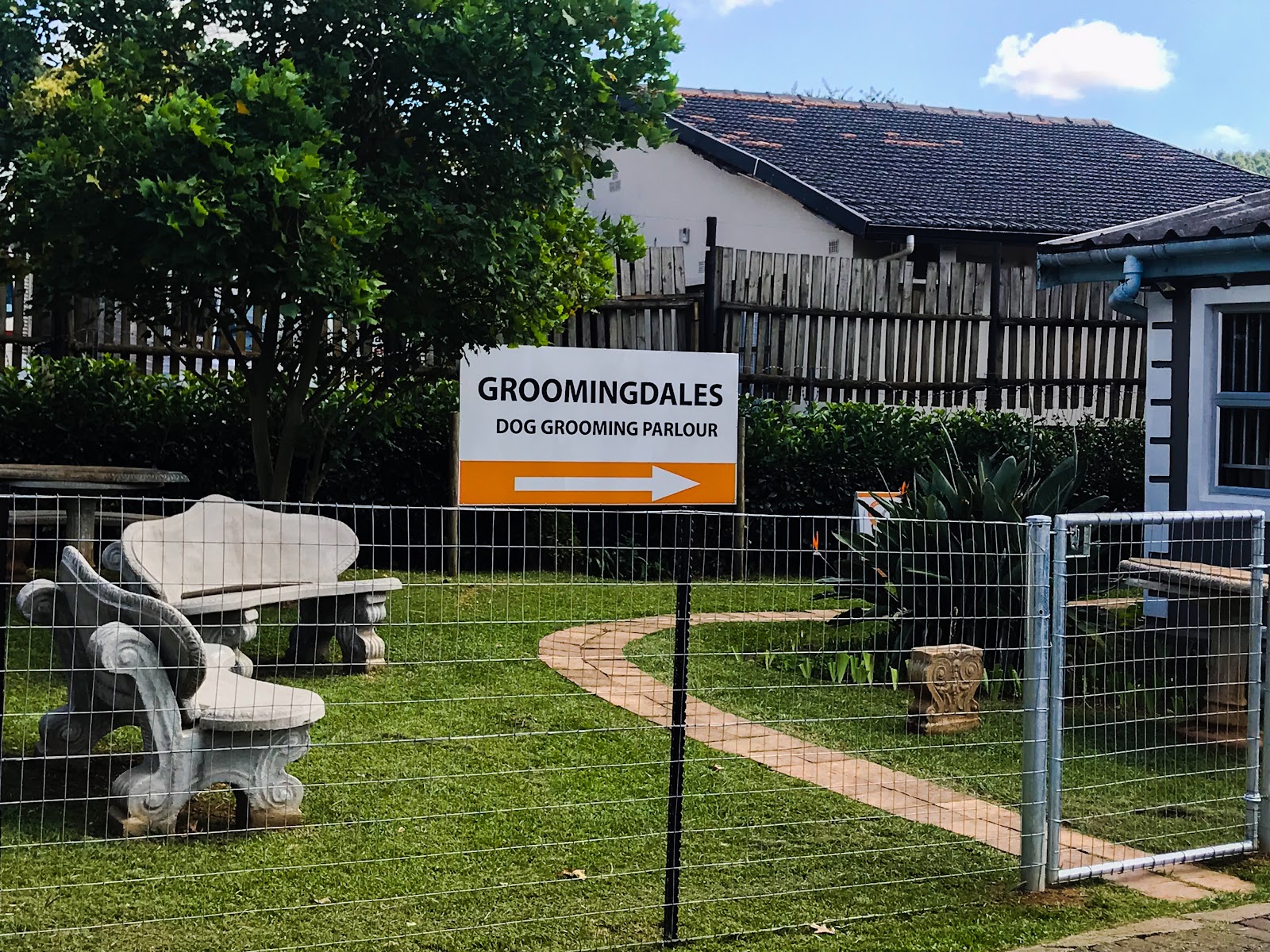 Groomingdales