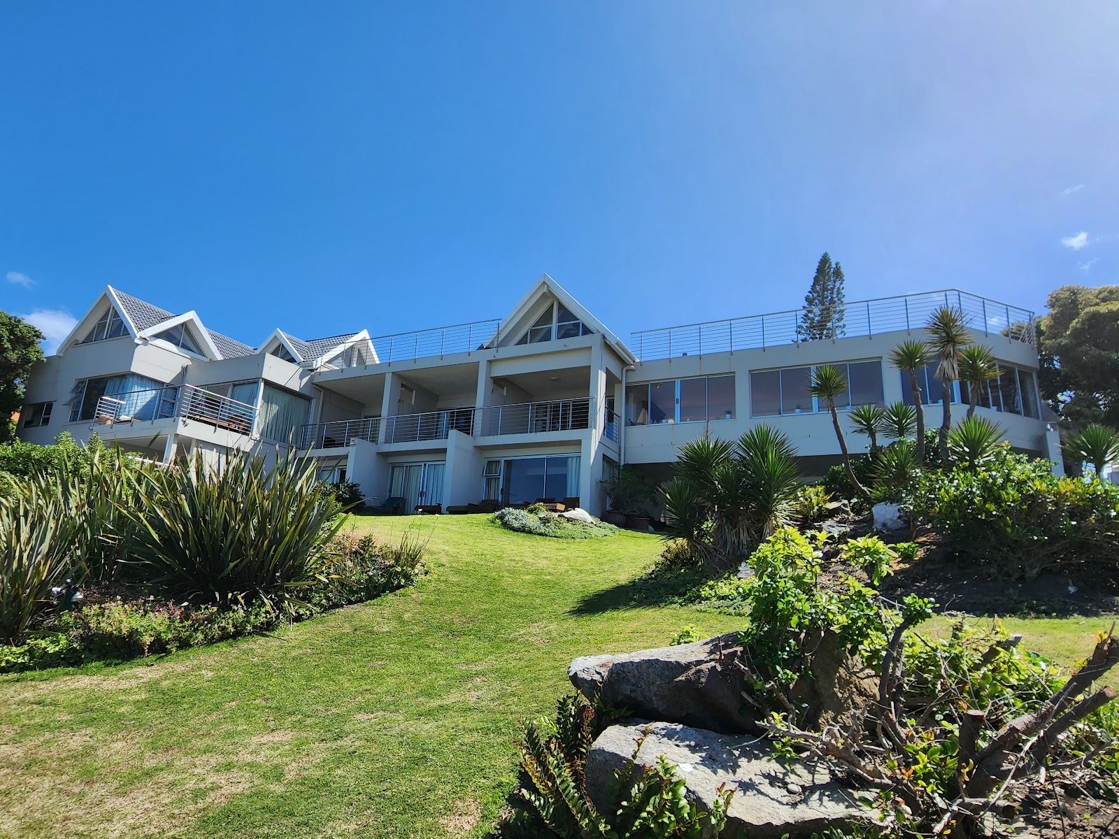 The Pink Lodge on the Beach
