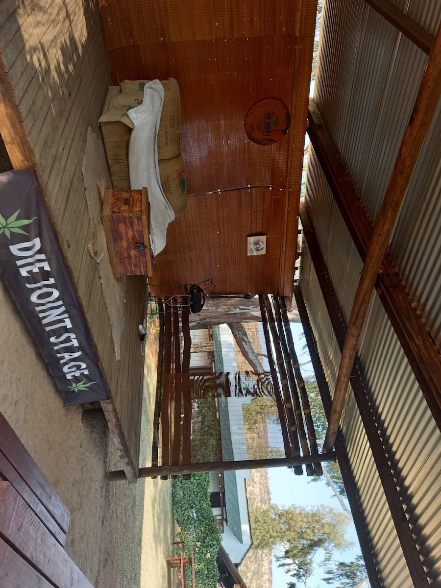 DIE JOINT - KOFFIE HUIS & KWEKERY