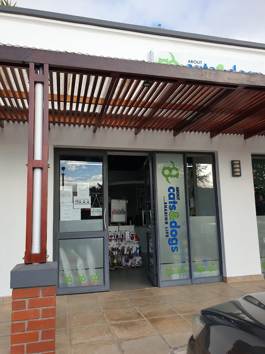 About Cats & Dogs De Jonker