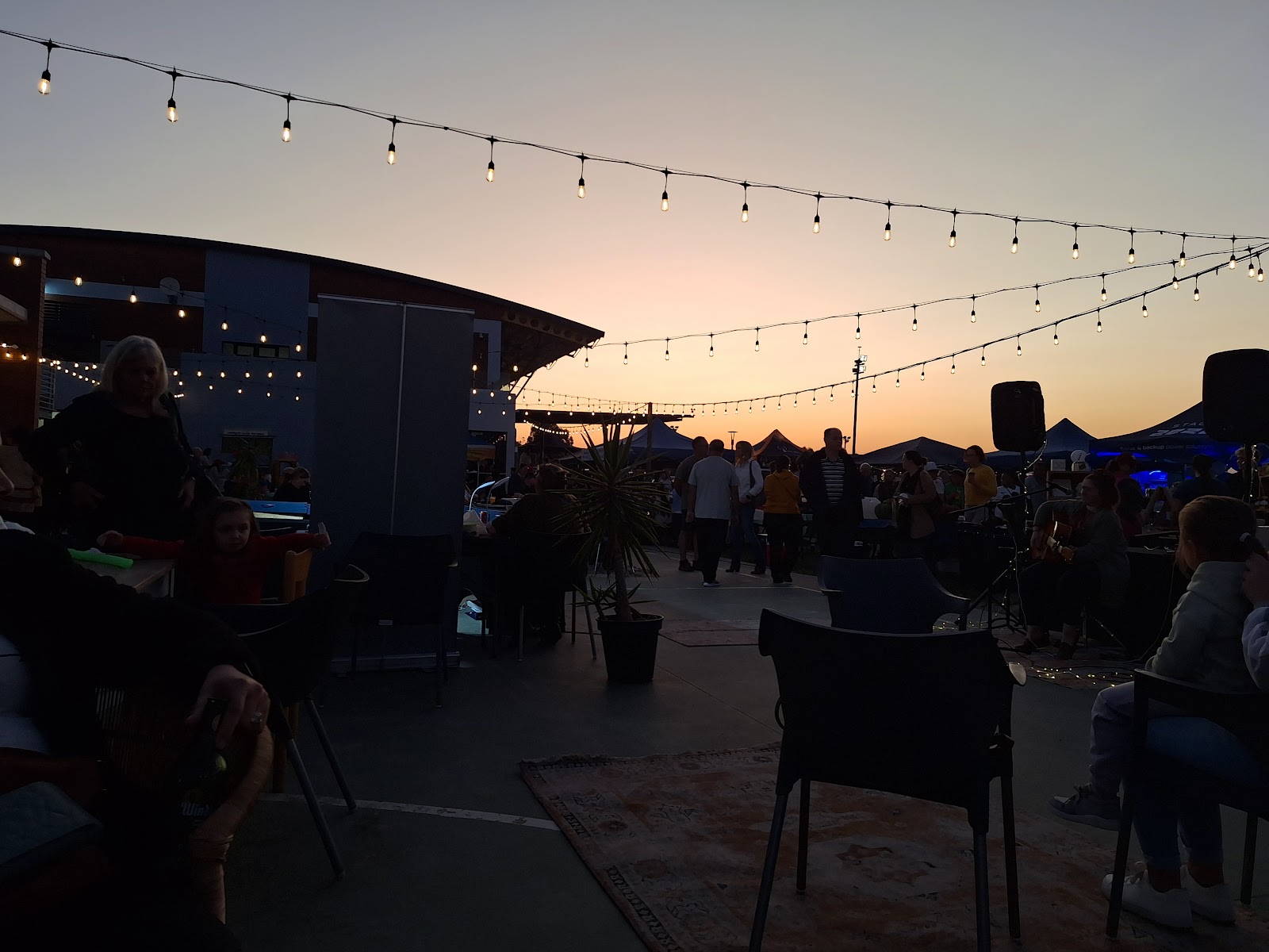Food and craft night market date