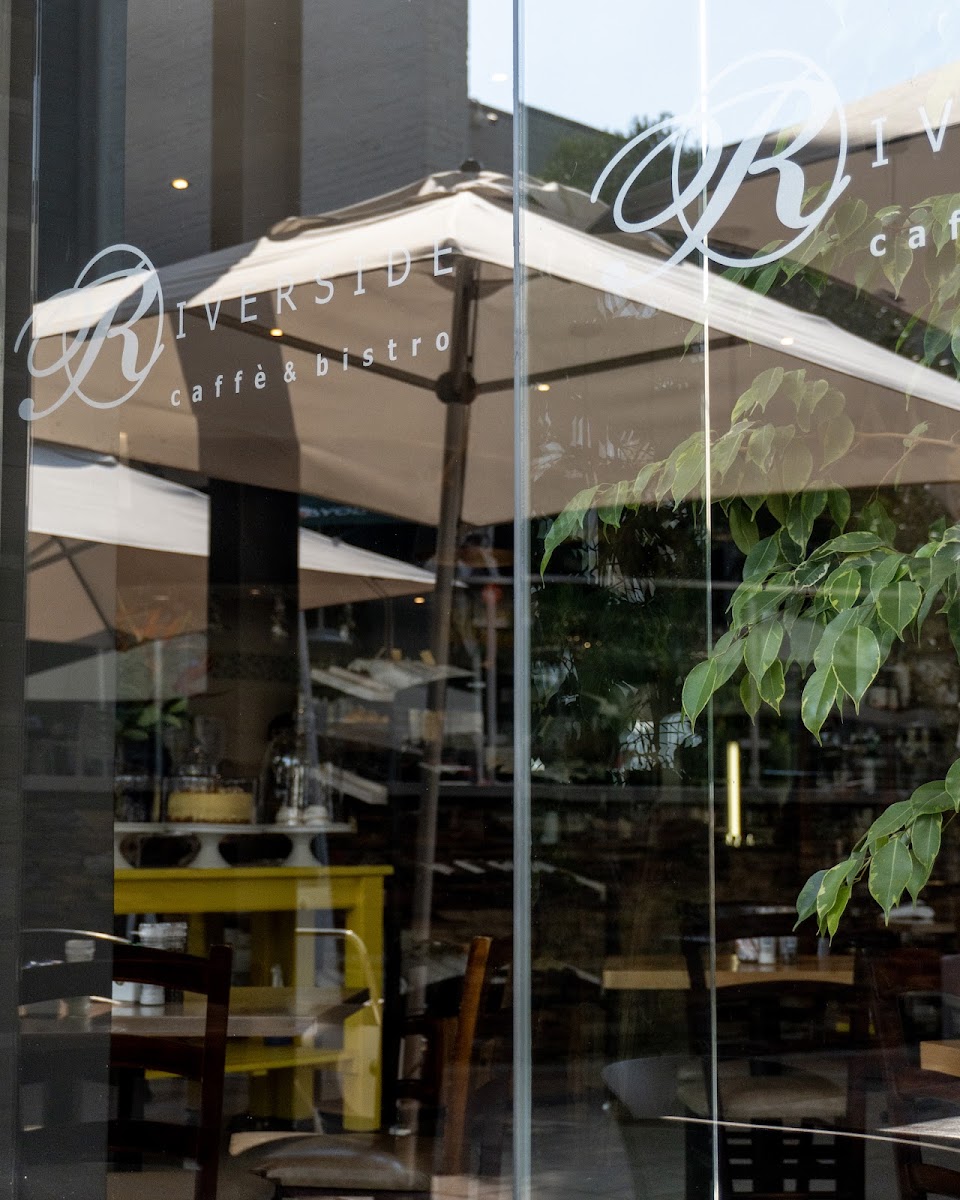 Riverside Cafe And Bistro