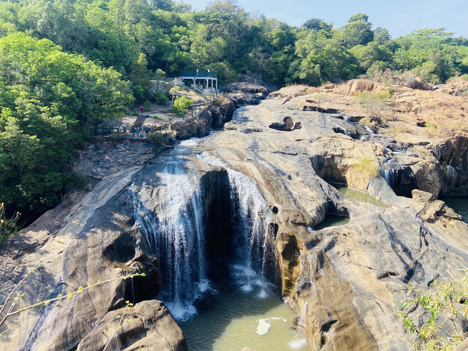 Cascades Waterfall