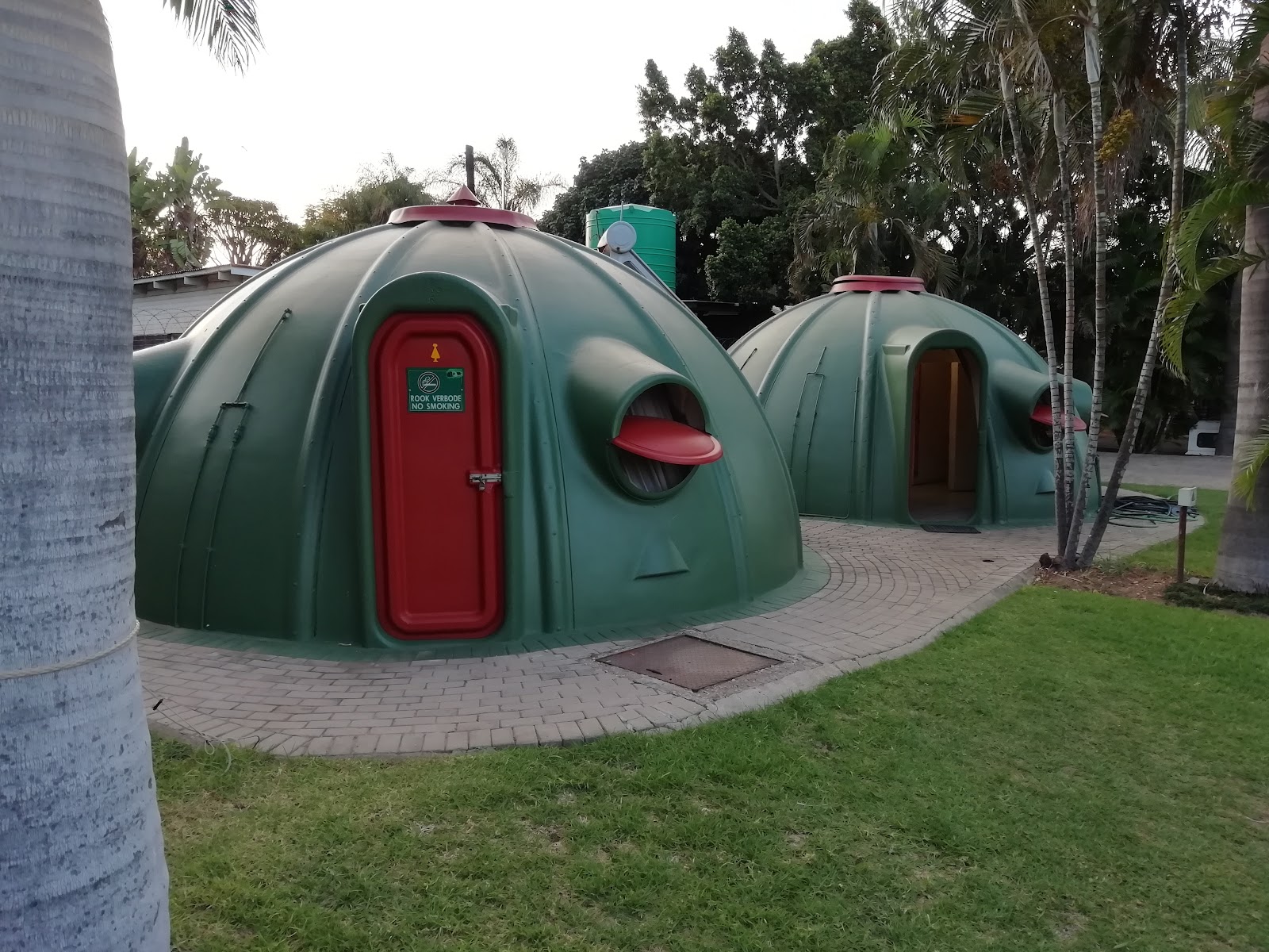 Igloo-Inn Overnight, Caravan and backpackers Accommodation