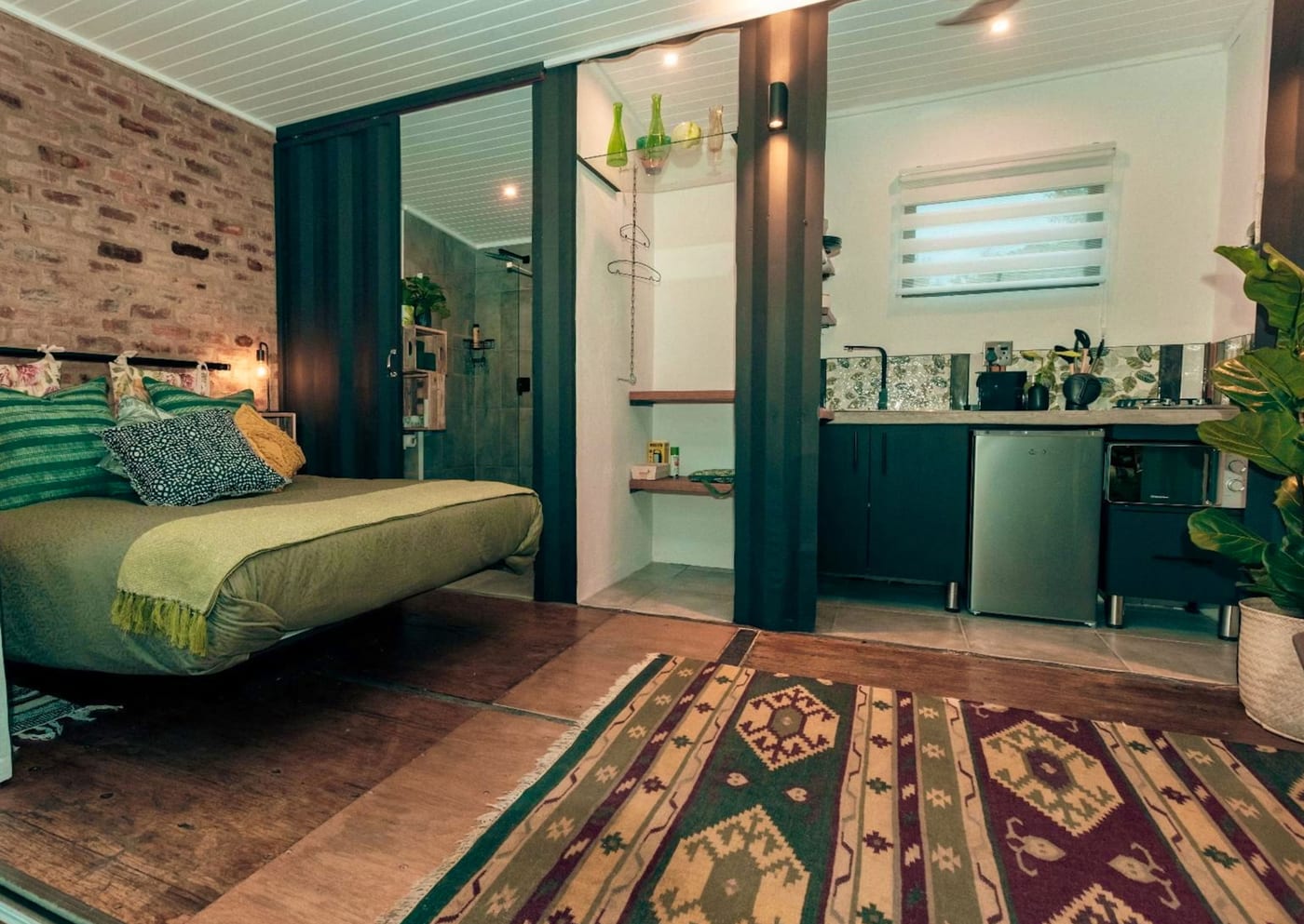 The Shipping Container — photo 2